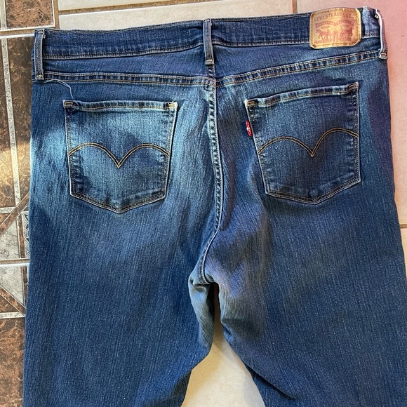 Levi’s Womens Shaping Skinng Mid Waist Jean - Picture 7 of 9